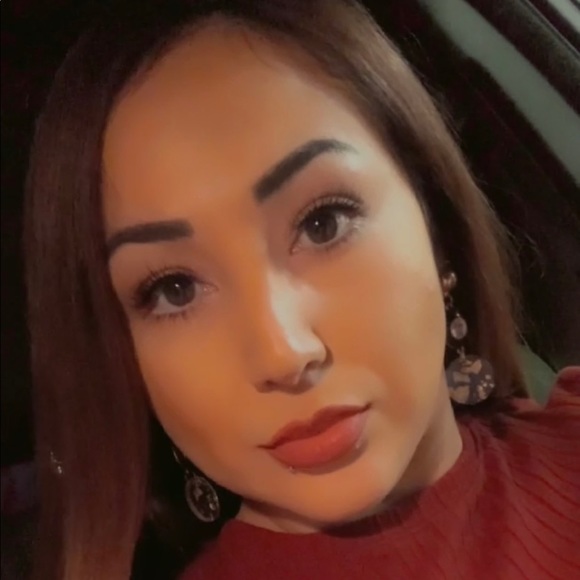 Meet your Posher, Itzel - Picture 1 of 1